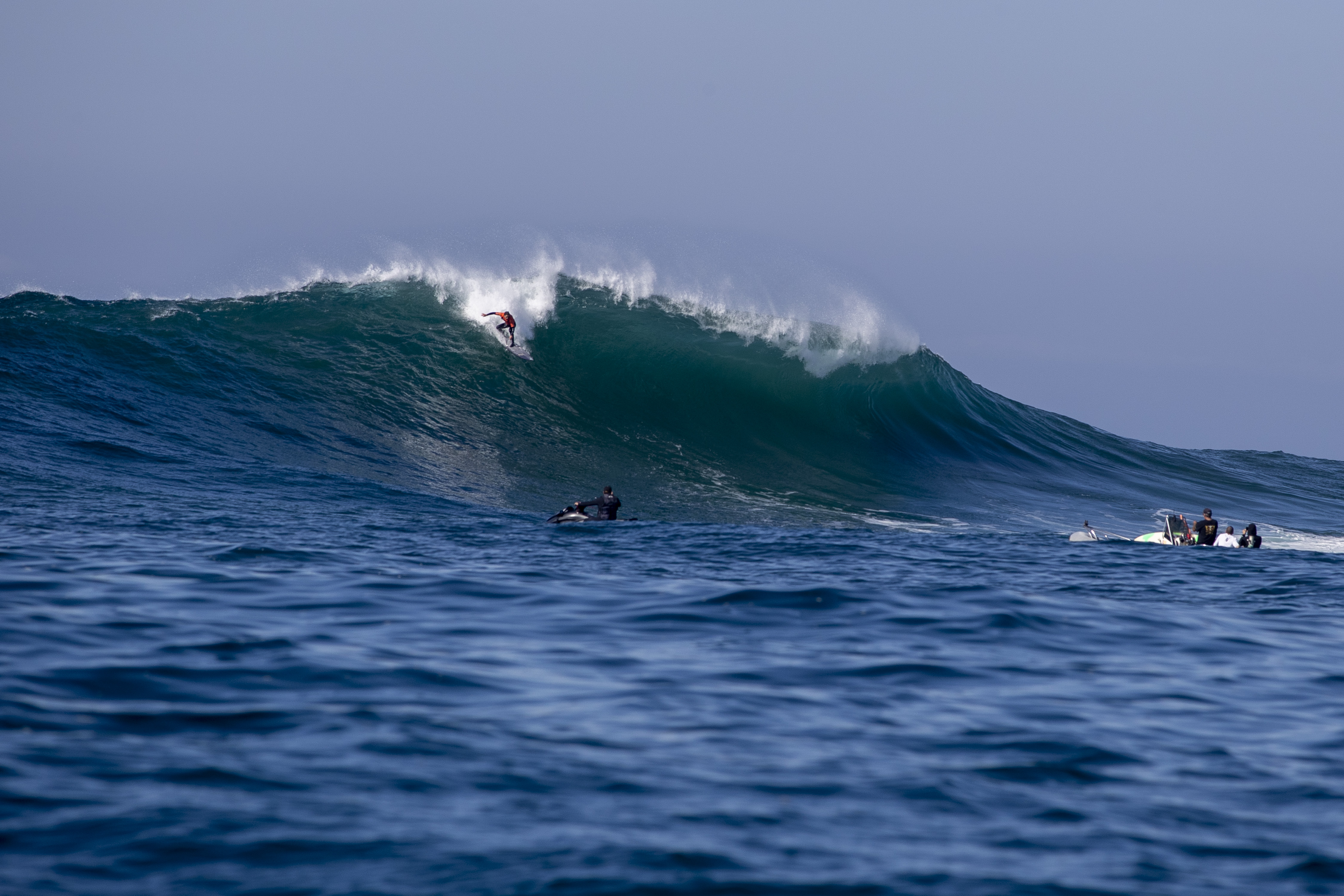 Big-wave drop in heavy-water conditions